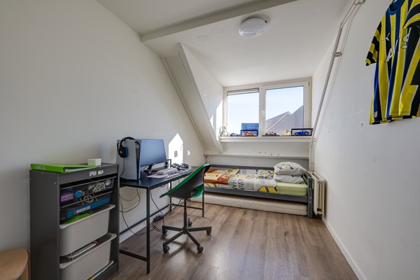 68_FUNDA_MARGA KLOMPELAAN 71_RIJEN.jpg